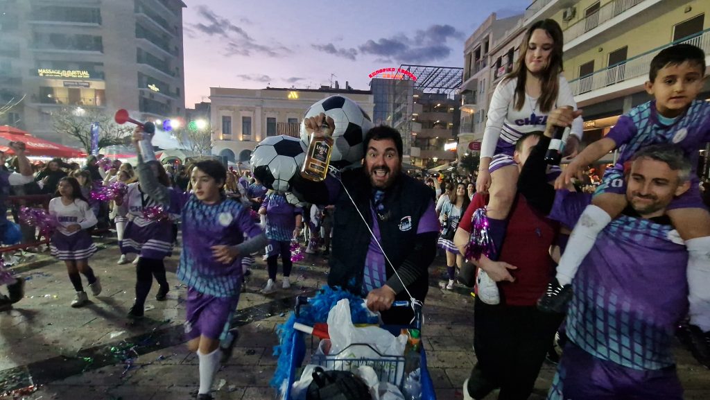 ΠΑΤΡΑ: Εσπασε κάθε ρεκόρ η μεγάλη παρέλαση! ΔΕΙΤΕ ΕΚΑΤΟΝΤΑΔΕΣ ΦΩΤΟ