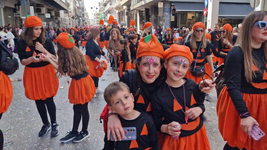 ΔΕΙΤΕ την Παρέλαση του Καρναβαλιού των Μικρών 2024 με δεκάδες φωτογραφίες