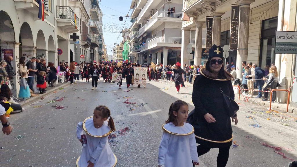 ΔΕΙΤΕ την Παρέλαση του Καρναβαλιού των Μικρών 2024 με δεκάδες φωτογραφίες