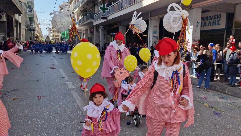 ΔΕΙΤΕ την Παρέλαση του Καρναβαλιού των Μικρών 2024 με δεκάδες φωτογραφίες