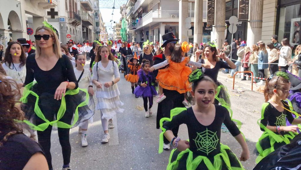 ΔΕΙΤΕ την Παρέλαση του Καρναβαλιού των Μικρών 2024 με δεκάδες φωτογραφίες