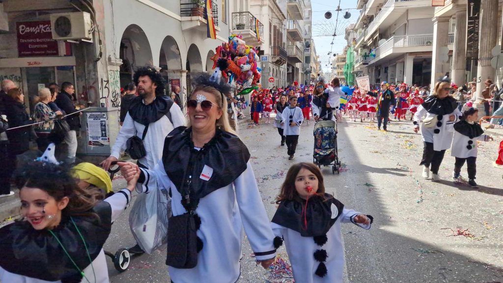 ΔΕΙΤΕ την Παρέλαση του Καρναβαλιού των Μικρών 2024 με δεκάδες φωτογραφίες