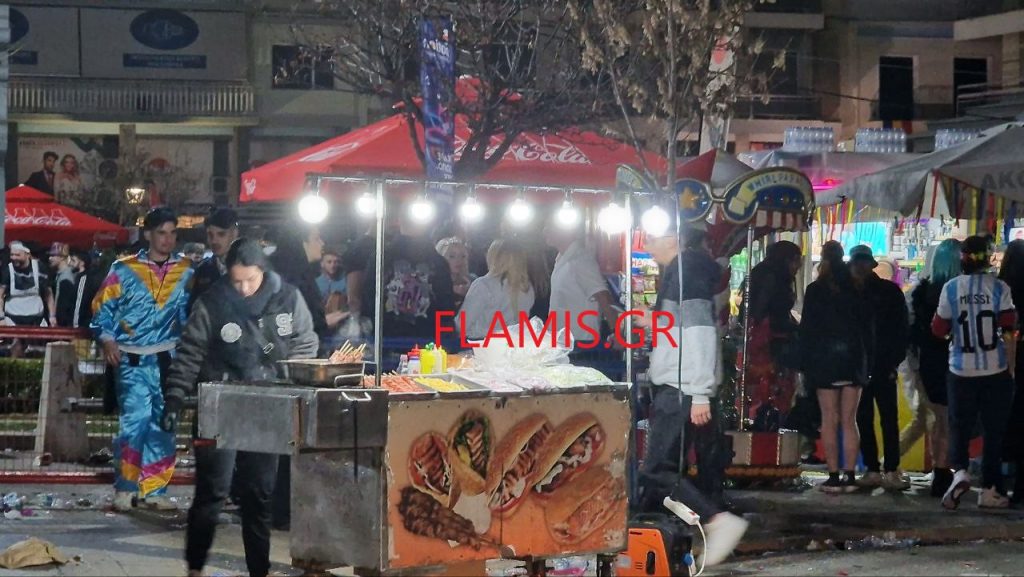 ΦΩΤΟ ΝΤΟΚΟΥΜΕΝΤΟ: Λείπουν οι ελεγκτές... "χορεύουν" οι παράνομες ψησταριές! ΠΛ. ΓΕΩΡΓΙΟΥ ΩΡΑ 6