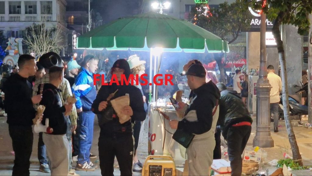 ΦΩΤΟ ΝΤΟΚΟΥΜΕΝΤΟ: Λείπουν οι ελεγκτές... "χορεύουν" οι παράνομες ψησταριές! ΠΛ. ΓΕΩΡΓΙΟΥ ΩΡΑ 6 ΦΩΤΟ ΝΤΟΚΟΥΜΕΝΤΟ: Λείπουν οι ελεγκτές... "χορεύουν" οι παράνομες ψησταριές! ΠΛ. ΓΕΩΡΓΙΟΥ ΩΡΑ 6