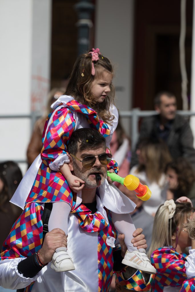 ΠΑΤΡΑ: Δείτε τα "καρναβαλικά πρόσωπα" του Κώστα Σίνη από την παρέλαση των μικρών - ΔΕΚΑΔΕΣ ΦΩΤΟ