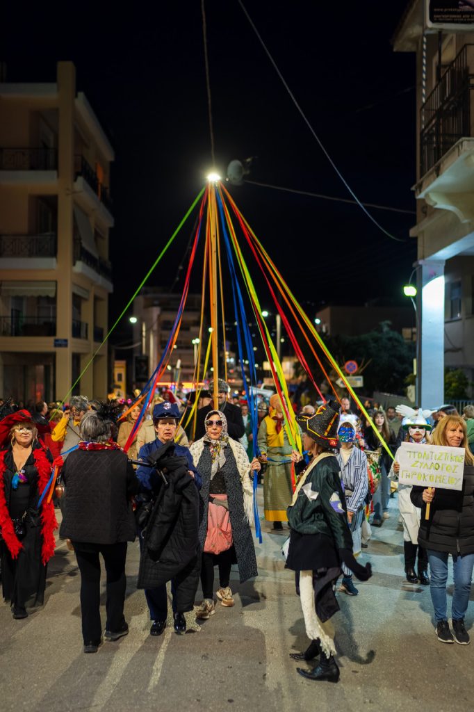 ΔΕΙΤΕ ΔΕΚΑΔΕΣ ΦΩΤΟ: Ετσι διασκέδασε η Πάτρα την Τσικνοπέμπτη