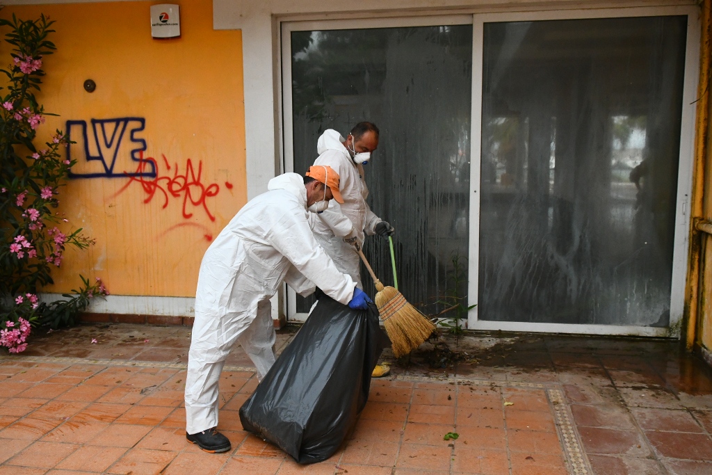 Καθάρισαν τη "Μαρίνα" Εργαζόμενοι του τομέα Καθαριότητας του Δήμου Πατρέων - ΦΩΤΟ