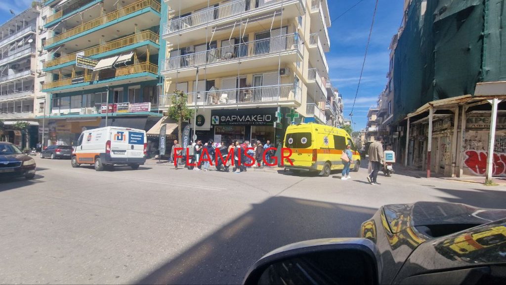 ΠΑΤΡΑ: Τροχαίο στη Γούναρη - Ζευγάρι στο έδαφος - ΦΩΤΟ