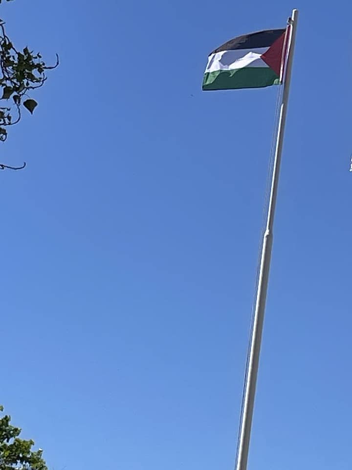 ΠΑΤΡΑ: Κατέβασαν τη σημαία της Ε.Ε. από το Πανεπιστήμιο και ανέβασαν σημαία Παλαιστίνης - ΦΩΤΟ