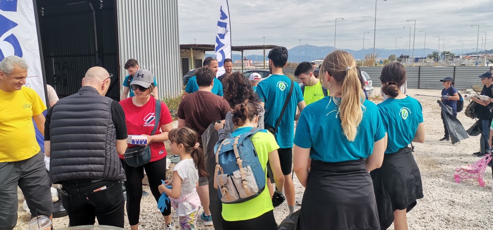 Εθελοντική δράση καθαρισμού στο Νότιο Λιμένα Πατρών - ΦΩΤΟ