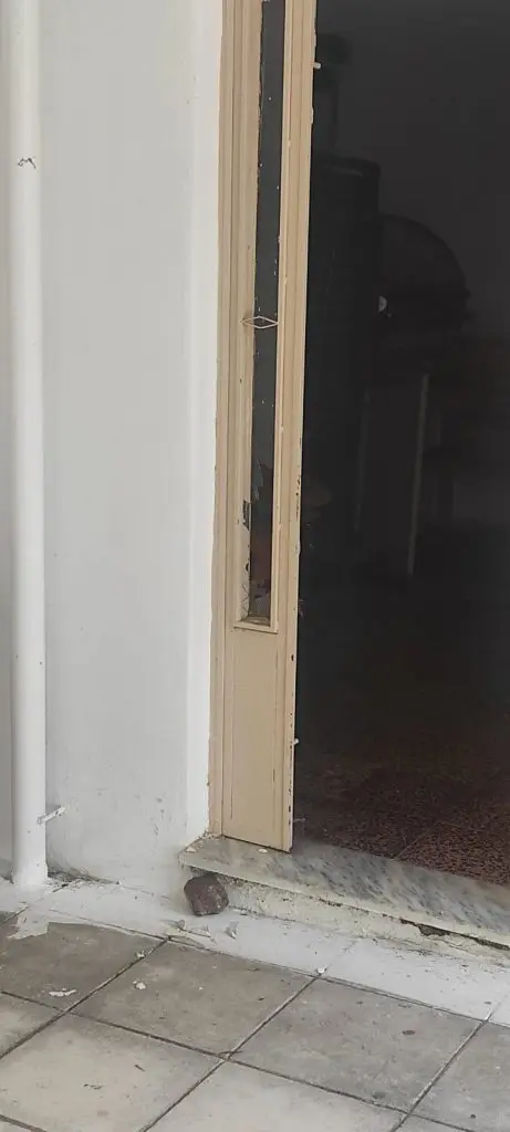 O "ΕΦΙΑΛΤΗΣ" ΞΑΝΑΧΤΥΠΗΣΕ... αυτή τη φορά σε εκκλησία της Πάτρας - ΦΩΤΟ