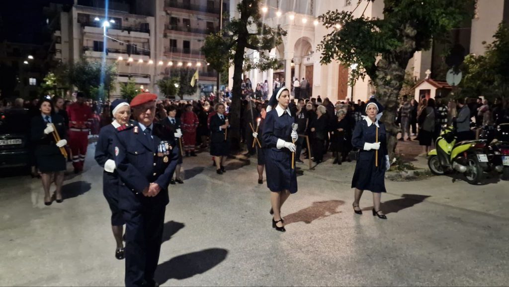 ΔΕΙΤΕ ΦΩΤΟ ΚΑΙ ΒΙΝΤΕΟ: Η περιφορά του Επιταφίου στον Ι.Ν. Αγ. Διονυσίου Πατρών