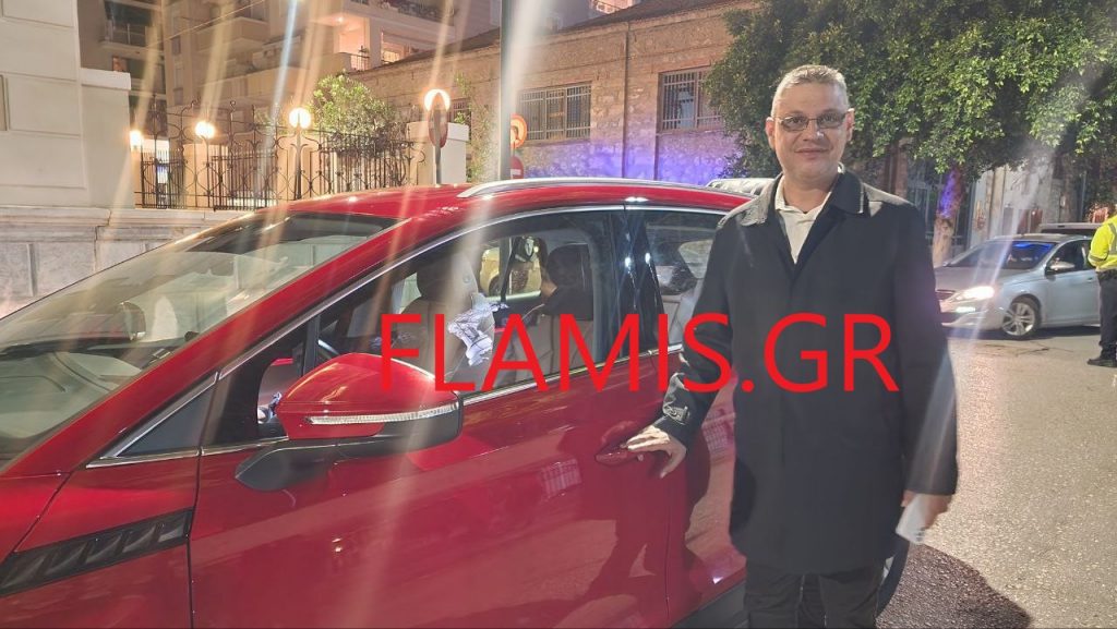 ΠΑΤΡΑ - ΒΙΝΤΕΟ: Στην Αχαϊα το Αγιο Φως με... ηλεκτρικό ταξί! ΦΩΤΟ