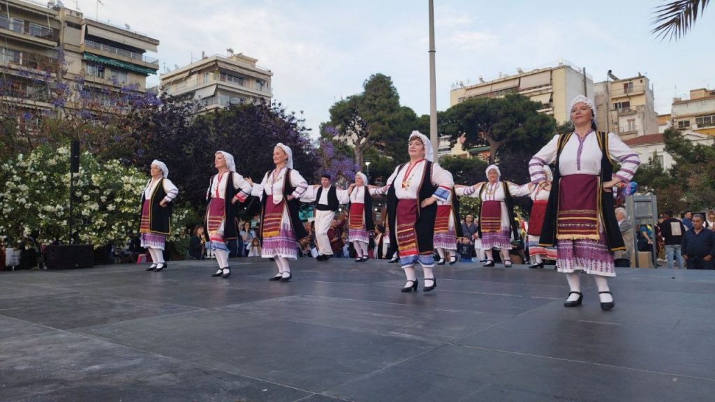 ΔΕΙΤΕ ΠΟΛΛΕΣ ΦΩΤΟ ΚΑΙ ΒΙΝΤΕΟ: Το αδιαχώρητο στα Ψηλαλώνια για την γιορτή του Μάη