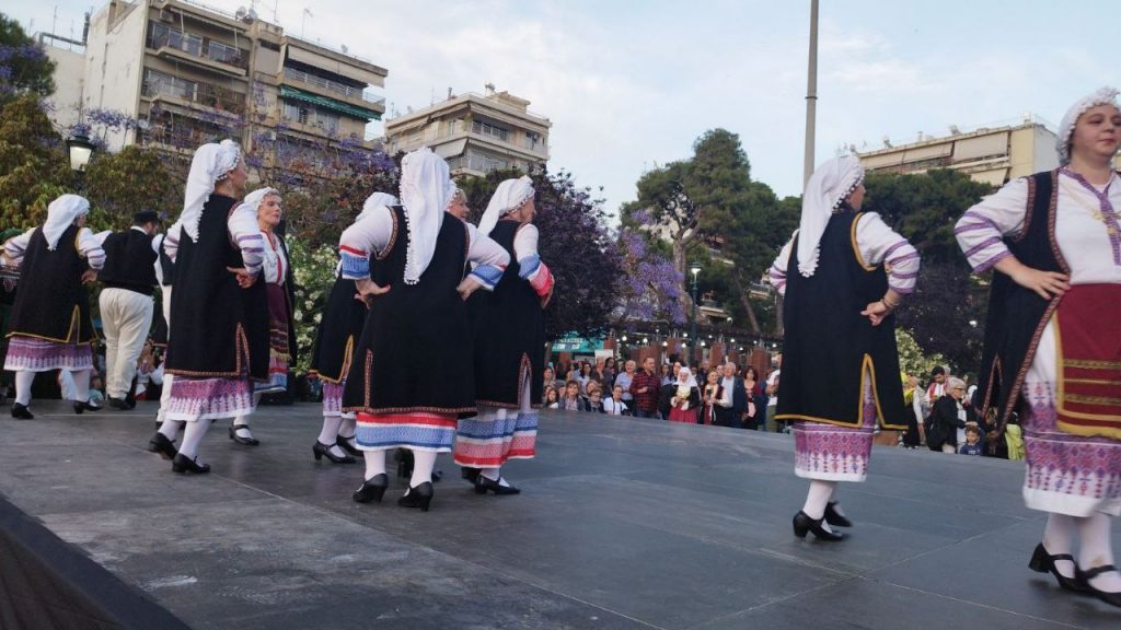 ΔΕΙΤΕ ΠΟΛΛΕΣ ΦΩΤΟ ΚΑΙ ΒΙΝΤΕΟ: Το αδιαχώρητο στα Ψηλαλώνια για την γιορτή του Μάη