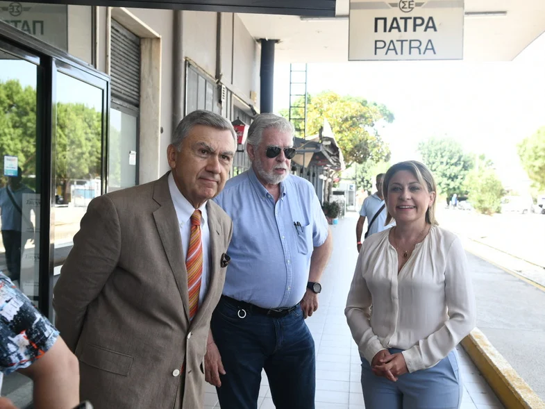 ΔΕΙΤΕ ΦΩΤΟ: Χριστίνα Αλεξοπούλου: Ολοκληρώθηκαν οι εργασίες αναβάθμισης της σιδηροδρομικής γραμμής στο τμήμα Τριών Συμμάχων - Οδός Γούναρη