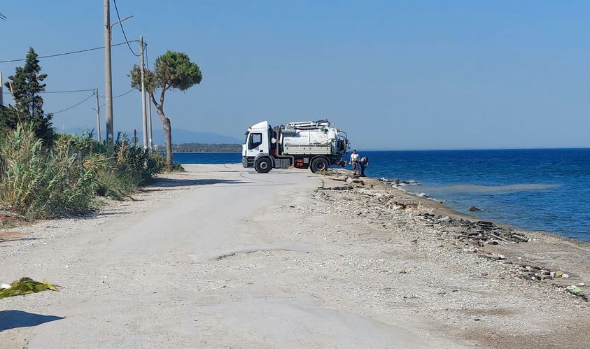 Της κακομοίρας στον Καστελόκαμπο με τα έργα στην παραλία