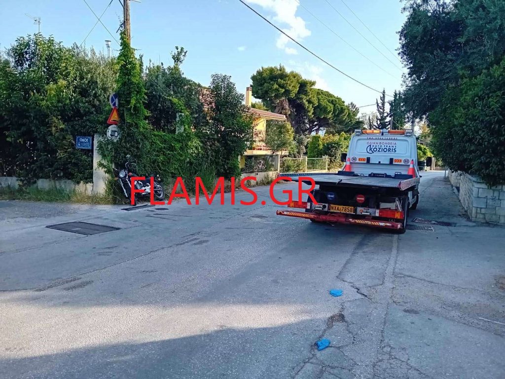 Σοβαρό τροχαίο στο Ρίο! ΙΧ έπεσε πάνω σε μηχανή "τσόπερ" - ΦΩΤΟ Σοβαρό τροχαίο στο Ρίο! ΙΧ έπεσε πάνω σε μηχανή "τσόπερ" - ΦΩΤΟ