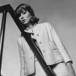 Το αξεπέραστο τουίντ ταγέρ της Coco Chanel: 100 χρόνια άψογου στυλ