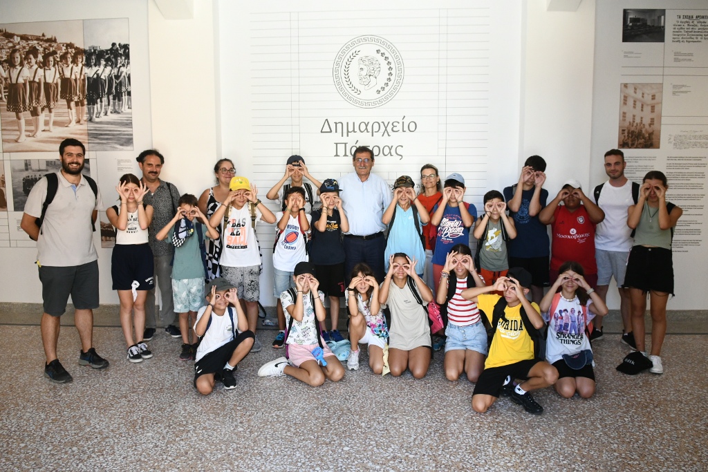 Παιδιά από τις κατασκηνώσεις του Δήμου Πατρέων, υποδέχθηκε ο Δήμαρχος Κώστας Πελετίδης