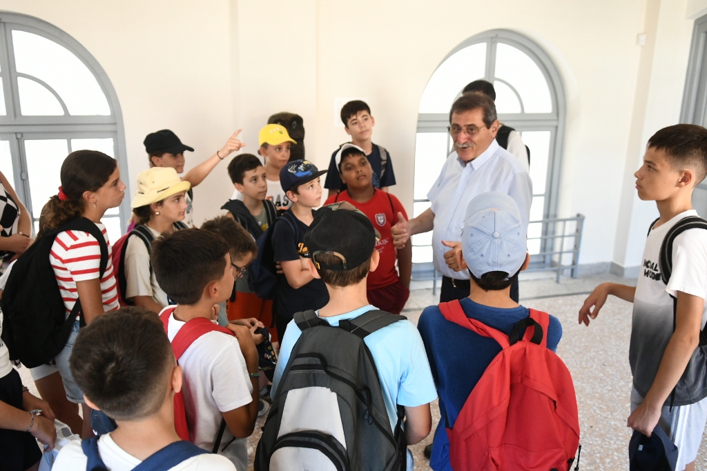 Παιδιά από τις κατασκηνώσεις του Δήμου Πατρέων, υποδέχθηκε ο Δήμαρχος Κώστας Πελετίδης