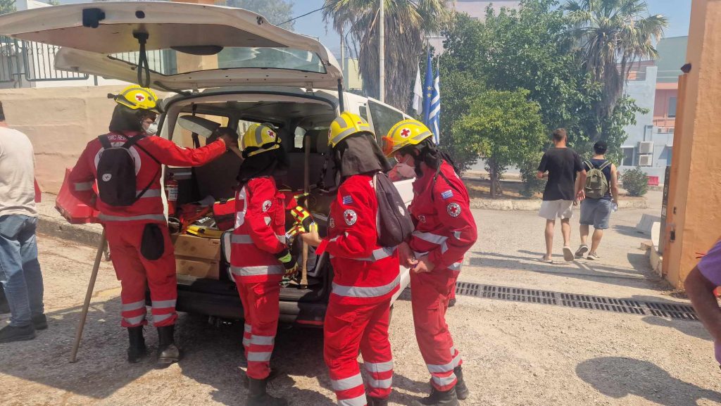 Φωτιά στην Πάτρα: Aναστέλλεται η εφημερία του Καραμανδανείου - Σύσκεψη στο Νοσοκομείο (ΦΩΤΟ)