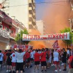 Εκατοντάδες φίλαθλοι του Ολυμπιακού στην Πάτρα υποδέχθηκαν τα τρόπαια - ΦΩΤΟ