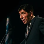 Γεράσιμος Σκιαδαρέσης: Θεατρική επιστροφή με τον συγκλονιστικό μονόλογο «Εκτός Ύλης – Reloaded» - Βίντεο