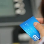 Πρωταθλητές στη χρήση πλαστικού χρήματος οι Έλληνες