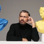 Θεόδωρoς Παπακώστας: Ο επιστήμονας που έκανε την αρχαιολογία pop και την έβαλε με μαεστρία στα social media
