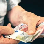 Οι έξι αλλαγές που έρχονται από το φθινόπωρο σε συντάξεις και ασφαλιστικό