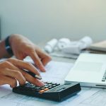 Στις 2.000 ο μέσος φόρος για τους ελεύθερους επαγγελματίες