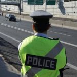 Μπλόκα της Τροχαίας: Τι προβλέπει ο νόμος για τους οδηγούς που προειδοποιούν άλλους - Το «παίξιμο» με τα φώτα και οι ομάδες στα τσατ