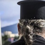 Εγινε... χαμός: Παπαδιά «τσάκωσε» ιερέα σε ξενοδοχείο ημιδιαμονής