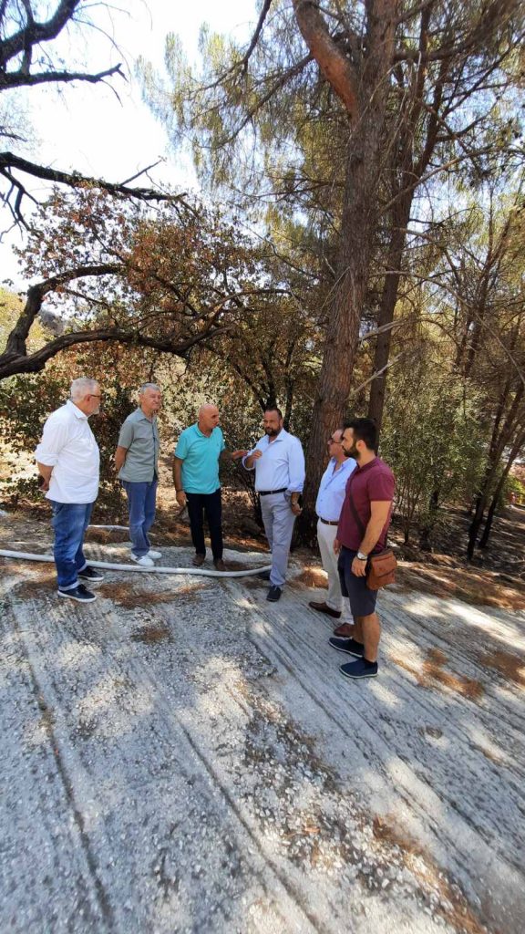 Στις πληγείσες, από τη φωτιά, περιοχές της Πάτρας ο Βασίλης Αϊβαλής