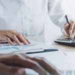 Πώς γίνεται η αμοιβή της αργίας τον Δεκαπενταύγουστο