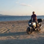 ΤΡΑΓΩΔΙΑ ΜΕ 44ΧΡΟΝΟ - Επεσε πάνω σε προπορευόμενο ΙΧ με τη μηχανή του και σκοτώθηκε - ΦΩΤΟ