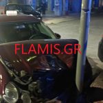 ΠΑΤΡΑ: Πανικός τη νύχτα στην Κωνσταντινουπόλεως - Ταξί "καρφώθηκε" σε κολώνα - ΦΩΤΟ