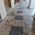 ΠΑΤΡΑ - ΦΩΤΟ: Η βρωμιά στο δημοτικό Θέατρο Απόλλων
