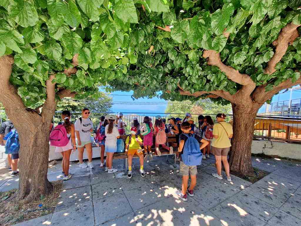 Πεζοπορία, δασοπυρόσβεση και εκπαιδευτικά Παιχνίδια, στη Νερομάνα Άνω Καστριτσίου, για τα παιδιά των κατασκηνώσεων του Δήμου Πατρέων