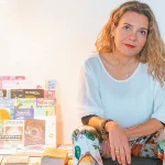 Αμάντα Μιχαλοπούλου: «Σαν να ξεβράστηκες γυμνή σε μια παραλία ντυμένων»