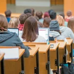 Πανεπιστήμια: Πόσοι νέοι διδάκτορες αναγορεύθηκαν από ελληνικά ΑΕΙ το 2022 - 8 στους 10 σκοπεύουν να παραμείνουν στην Ελλάδα
