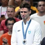 Ο Απόστολος Χρήστου βούρκωσε τη στιγμή της απονομής του ασημένιου μεταλλίου