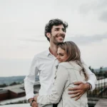 Τι είναι η «οικονομική απιστία», από την οποία υποφέρει ένα στα τρία ζευγάρια