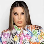 Άντζελα Δημητρίου: Με άκρως καλοκαιρινό look στην παραλία – ΦΩΤΟ