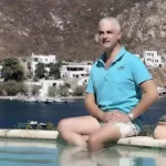 Ο Άρης Σπηλιωτόπουλος εύχεται «καλό Αύγουστο» με μια φωτογραφία από την Πάτμο