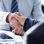 Στην «τελική ευθεία» το σχέδιο νόμου για συγχωνεύσεις μικρών επιχειρήσεων