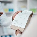 Παραμένει εκτός ελέγχου η συνταγογράφηση - Γιατί δεν βάζει κόφτες το υπουργείο Υγείας