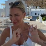 «Θέλω να κλάψω»: Ξεκαρδιστική αντίδραση αμερικανίδας τουρίστριας όταν δοκίμασε ντομάτα στην Ελλάδα