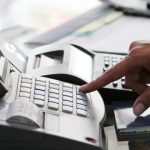 Ηλεκτρονικές αποδείξεις: Ποιοι δικαιούνται έκπτωση φόρου έως 2.200 ευρώ – Τι θα ισχύσει για το «φορομπόνους» έως 3.200 ευρώ